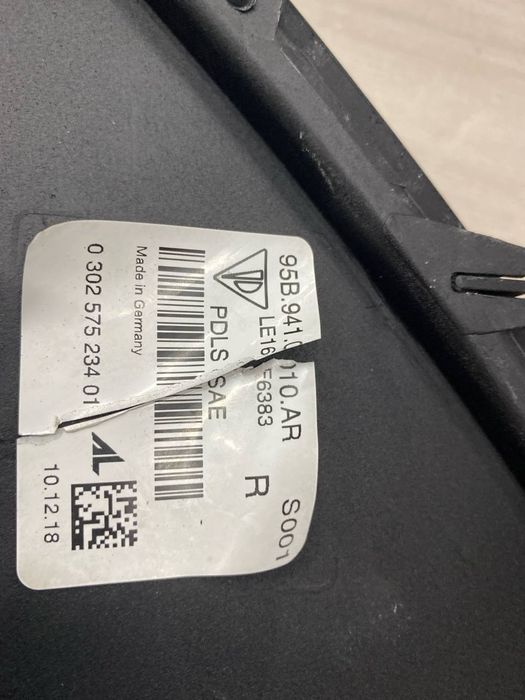 Porsche macan 95b рестайл фара права матрікс 94b941010ar