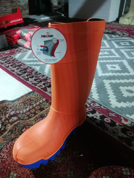 Witam. Sprzedam nie używane gumiaki termo dunlop rozmiar 44/45