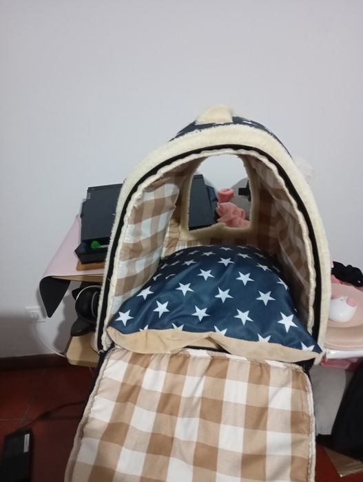 Casinha acolchoada quente para cães e gatos