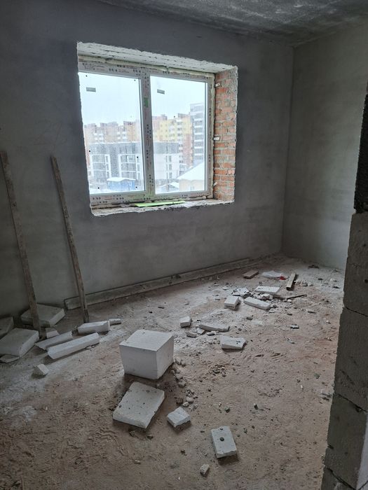 2кім. квартира біля  центру і Старого парку