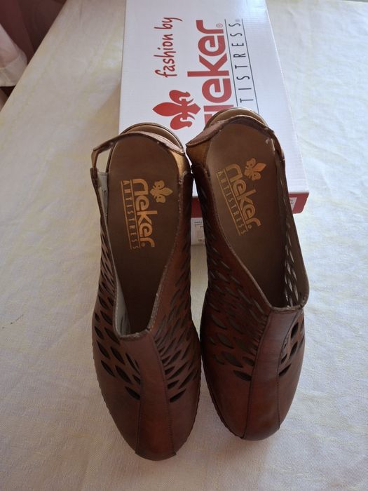 Нові босоніжки RIEKER р.40