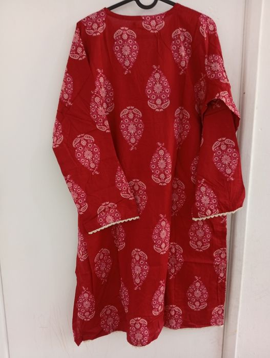 Tunica vermelho em medio