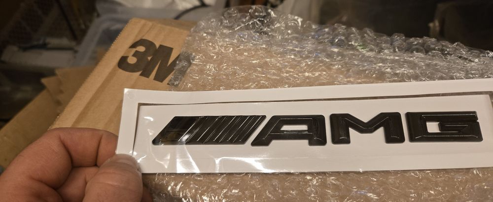 Znaczek czarny amg mercedes naklejany