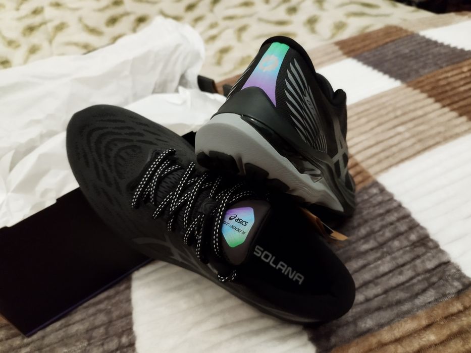 Sapatilhas Asics edição limitada "Solana"