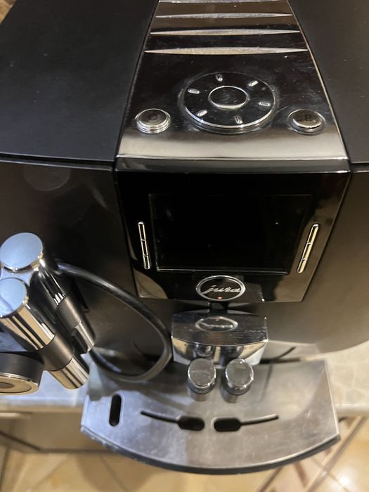 Кофемашина, кавоварка JURA J80