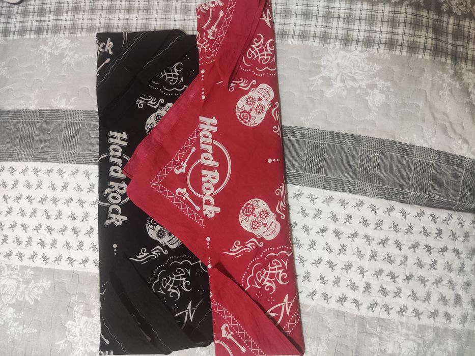 Chusta Hard Rock, 2 sztuki: czarna i czerwona