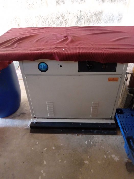 Prensa industrial para embalagem têxtil