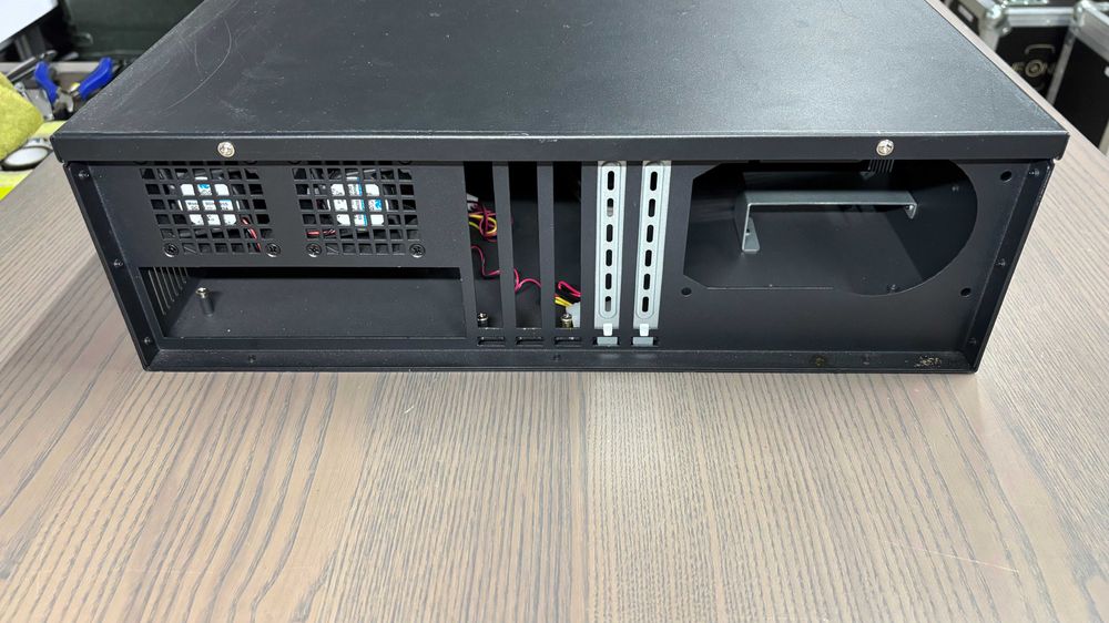 Obudowa komputera RACK