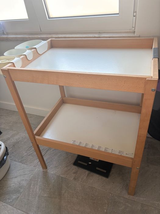 Trocador Ikea de bebé