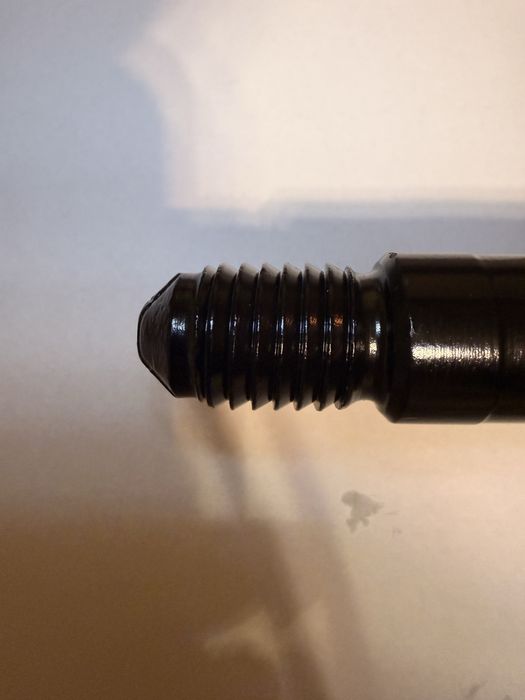 Буксировочный крюк Буксирувальний гак Audi Wolkswagen 4H0 805 615 A