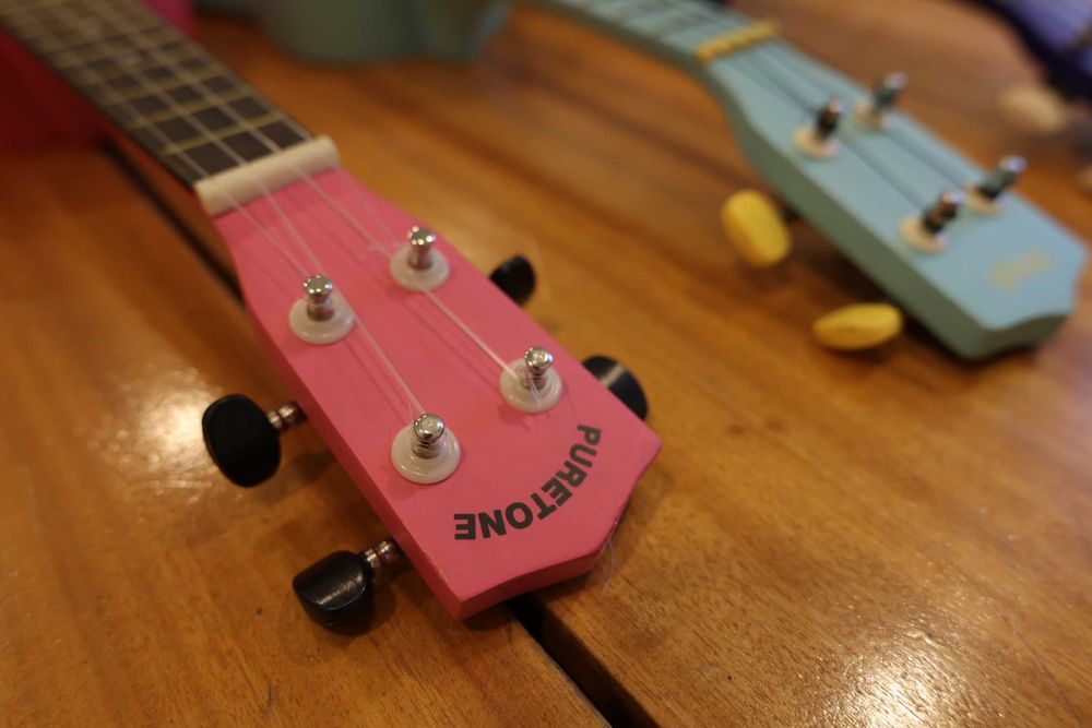 Ukuleles usados em bom estado.
