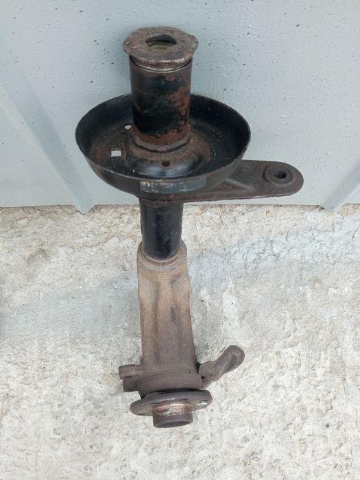 Кулак Цапфа Нексія Daewoo Nexia цапфа ступиця стойка Опель Кадет