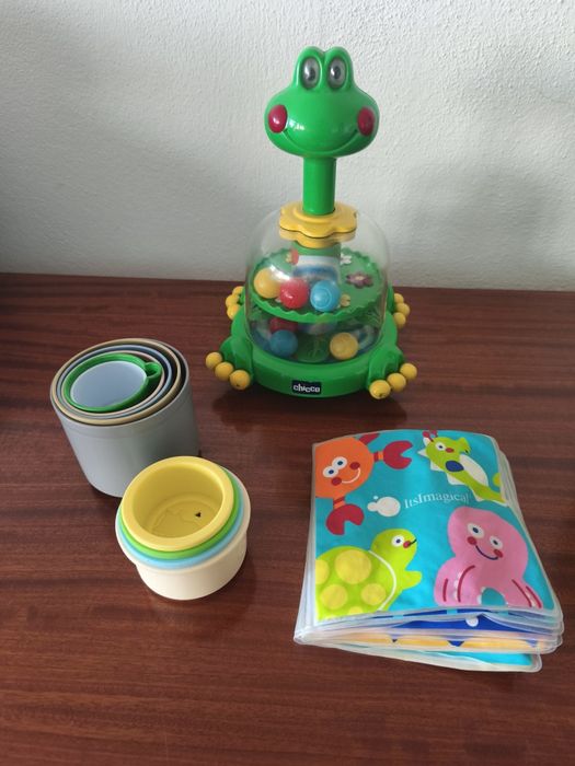 Fischer Price Andador e brinquedos