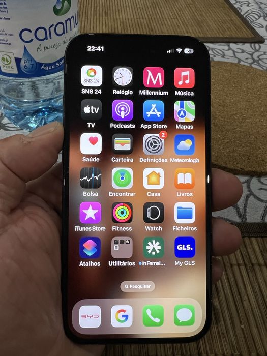 IPhone 15 como novo com capa Quad look