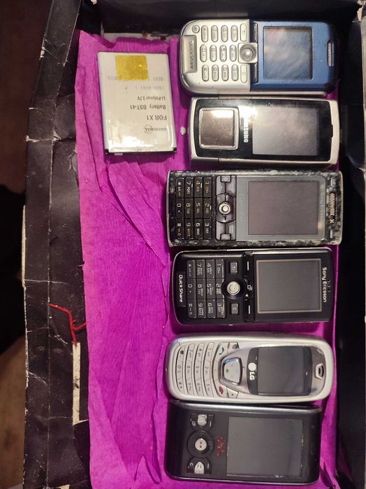 Телефон cмартфон Sony Ericson k 300  LG
