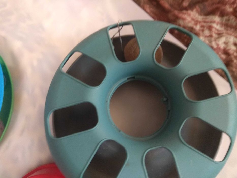 Лежак та інші принади для домашніх улюбленців.вживані