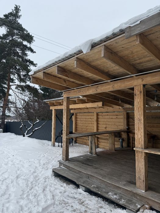 Будинок з банею і басейном