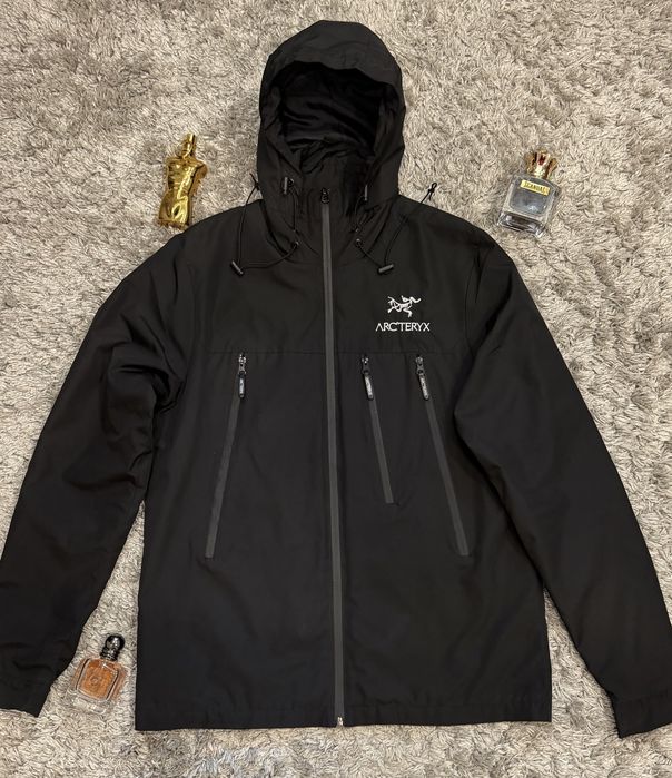 Вітровка непромокальна чоловіча Arcteryx Gore-Tex Чорна куртка Арктерікс Гор Текс із капюшоном спорту та для бігу M