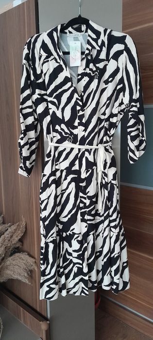 Sukienka midi zebra L-XXL  Nowa polecam