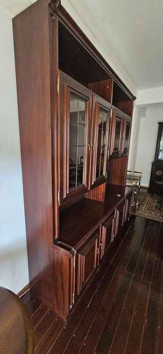 Estante para sala em madeira