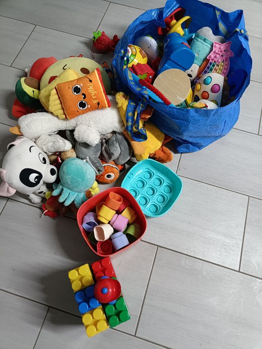 Zabawki,klocki,maskotk oddam za darmo i,przewijak