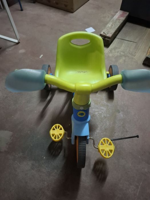 Triciclo com travão