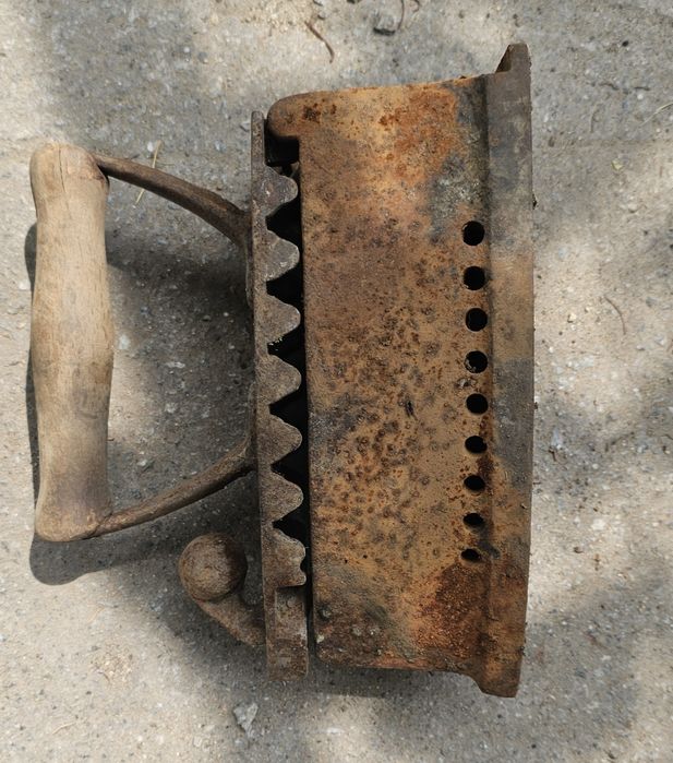 Утюг старинный  ранний СССР