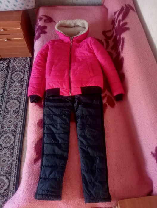 Зимовий жіночий костюм