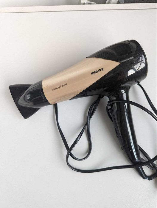Профессиональный фен Philips SalonDry Control HP8182/00