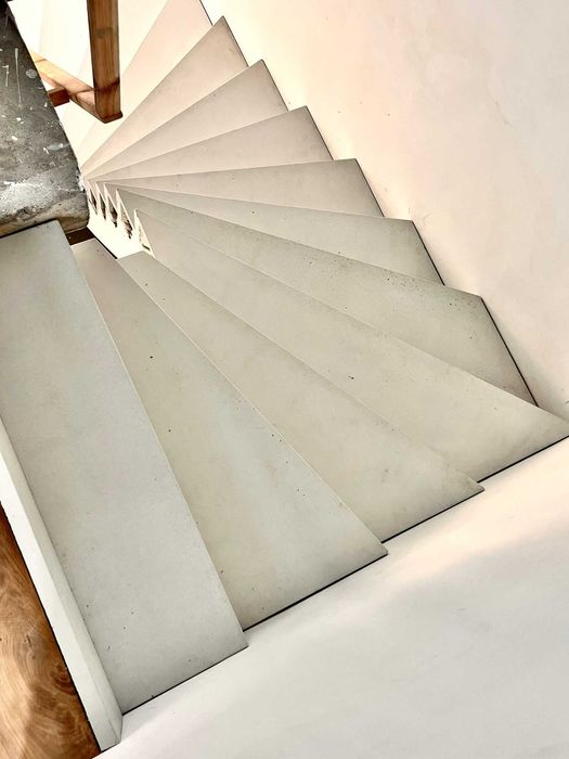 Schody z Betonu architektonicznego Producent Klejone Możliwy Montaż