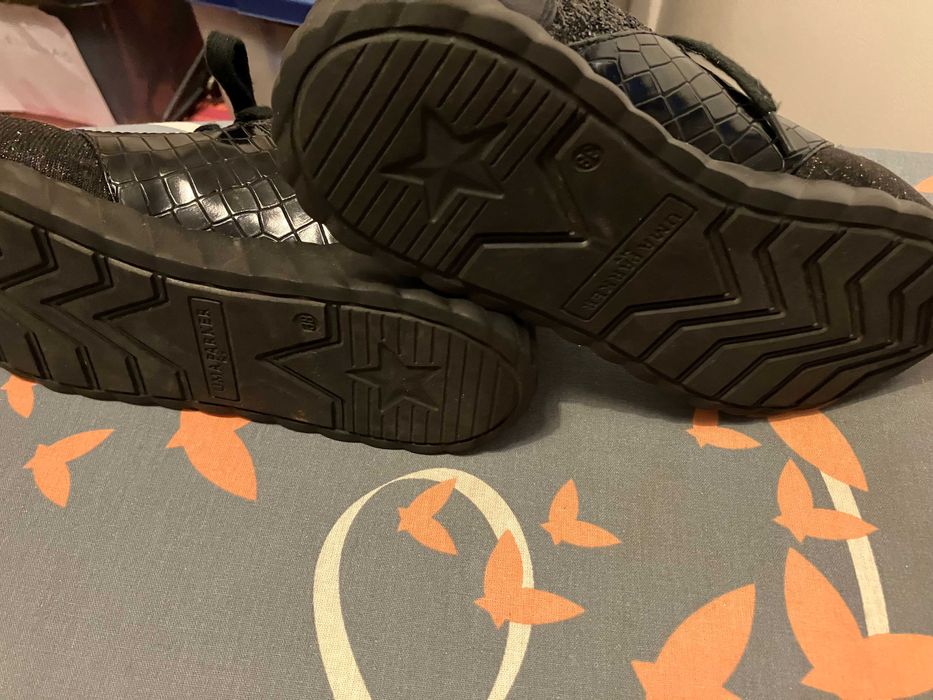 Botinhas tipo ténis, giríssimos