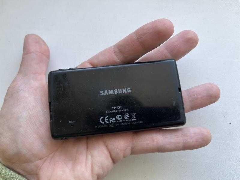 Mp3 плеєр вінтажний та рідкісний Samsung yp-cp3 (4gb) (mp3, mp4, flac, ogg)