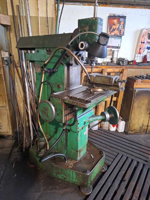 Frezarka narzędziowa FNC 25