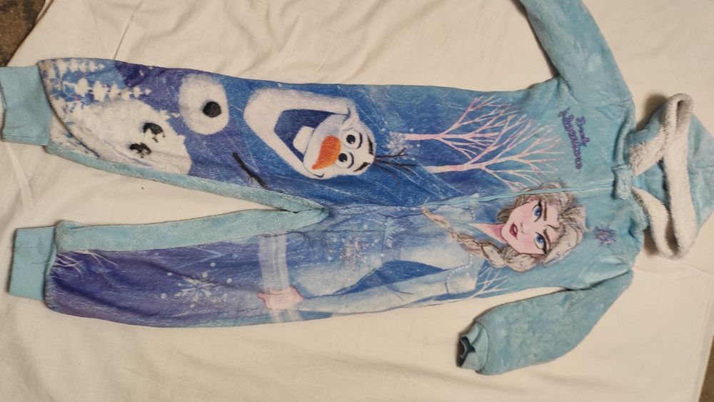 Куригуми, пижама с Эльзой