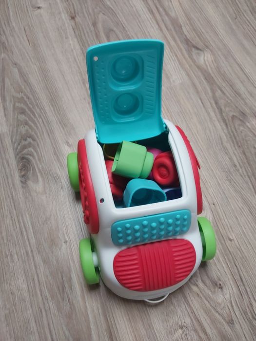 Autko sensoryczne Clemmy Clementoni