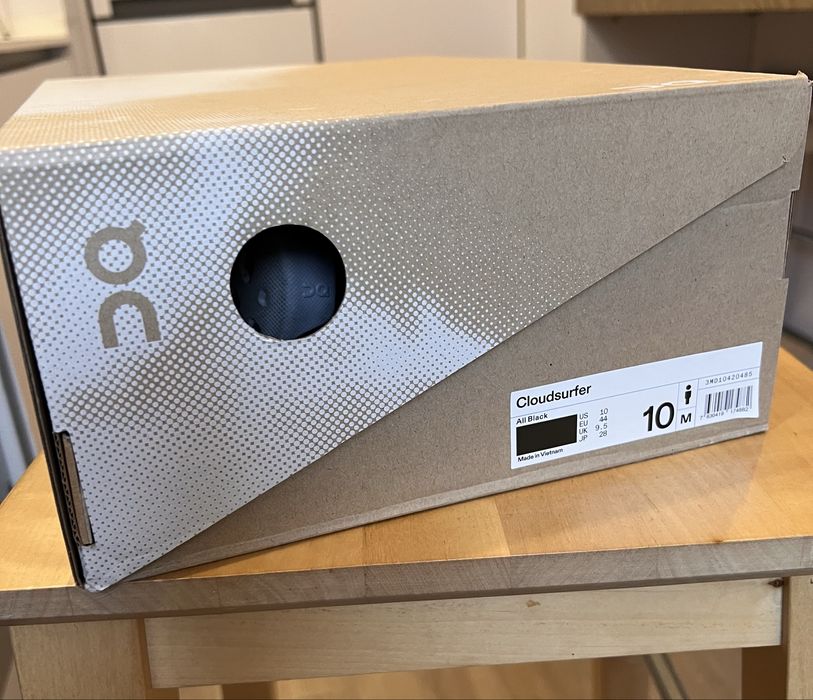 Tenis On Cloudsurfer Tam 44