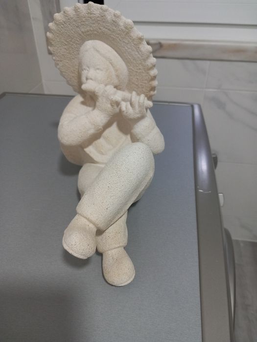 Estatueta em mármore areada