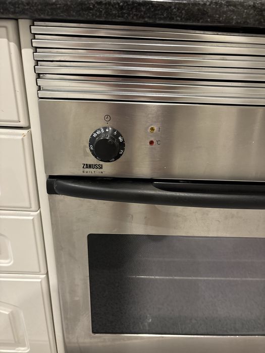 Forno Zanussi em bom estado