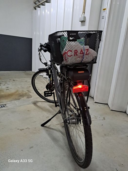 Bicicleta elétrica citadina usada, como nova. Boa autonomia.