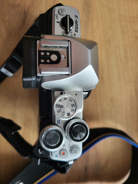 Olympus OM  -D  E-M10 Mark 2