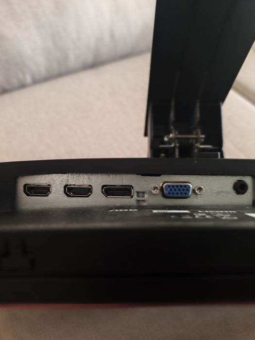 Monitor + periféricos gaming