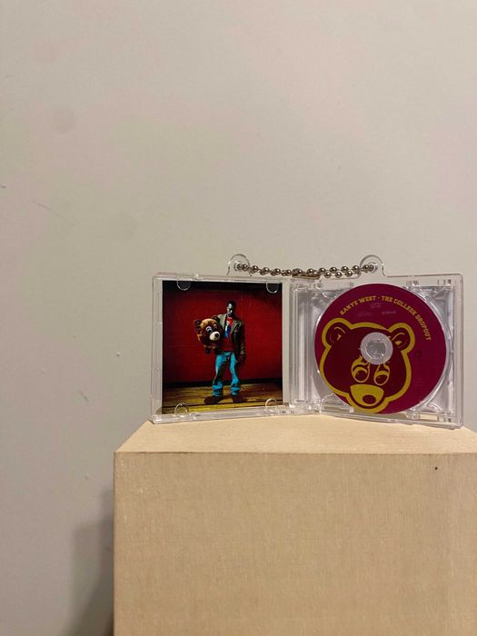 Brelok cd nfc Kanye West - A College Dropout