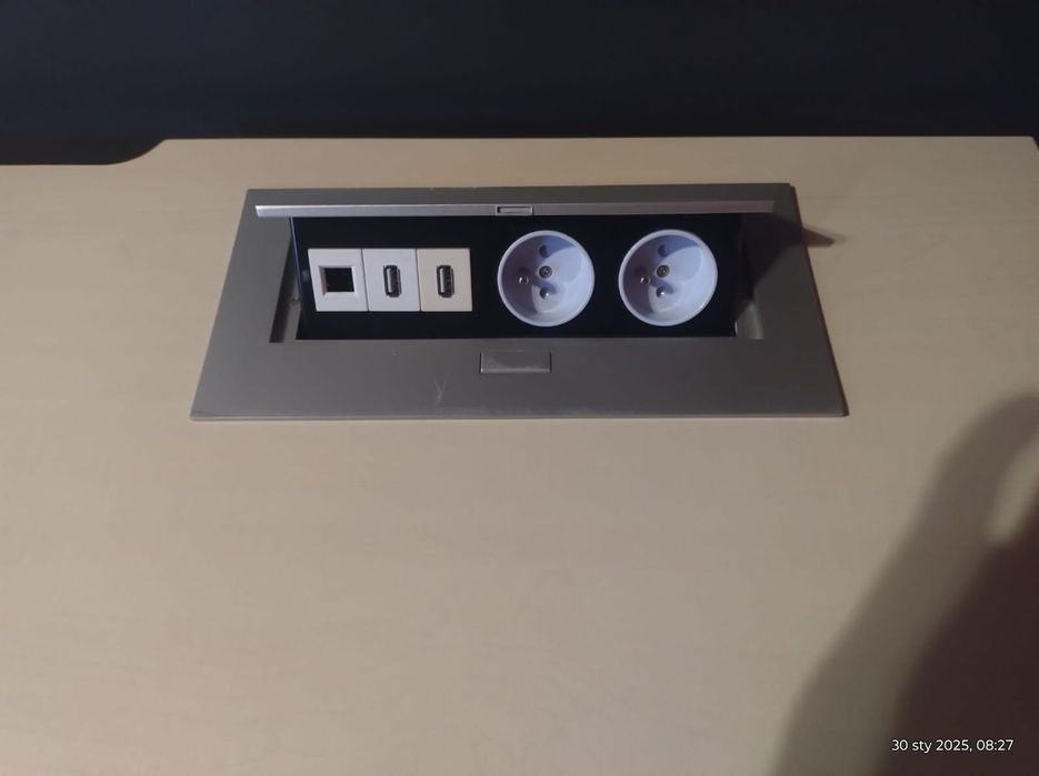 Biurko + szafka  +  przegroda