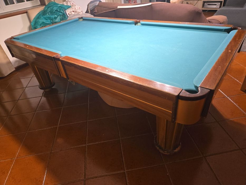 Bilhar grande em ardósia 8ft + tacos e acessórios
