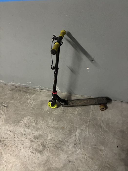 Trotinete e biciclete