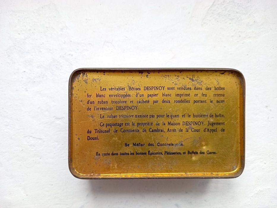 Latas antigas colecionáveis ano 1920 e 1930