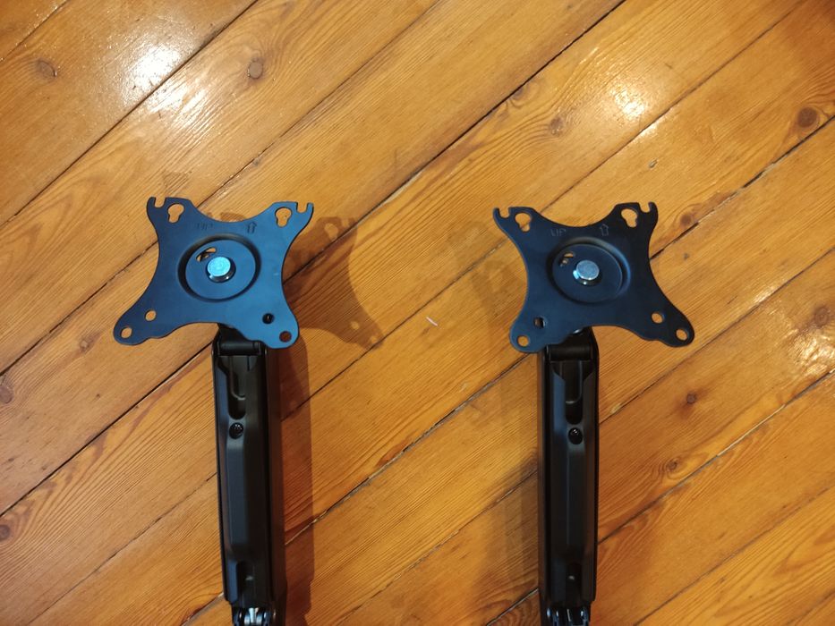 Кронштейн OfficePro для двух мониторов