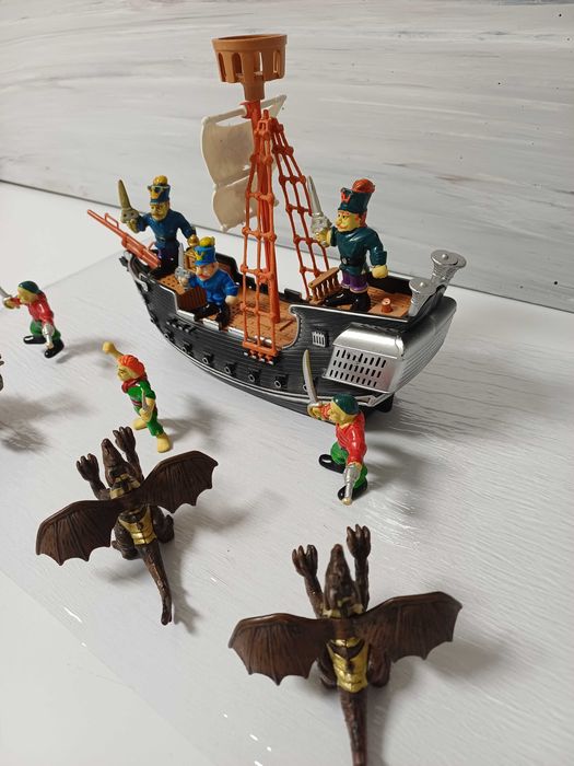 Navio Pirata com figuras de ação e dragões 10 unidades