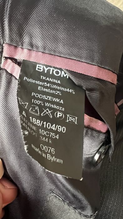 Garnitur męski L 180 104  90 czarny błyszczący w prązek