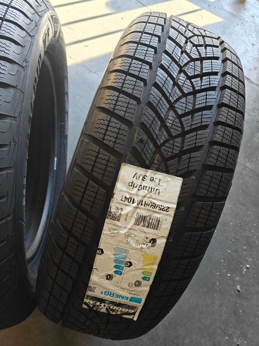 2шт Зимові шини Goodyear Ultra Grip Ice SUV 225/60 R18 104H XL нові !